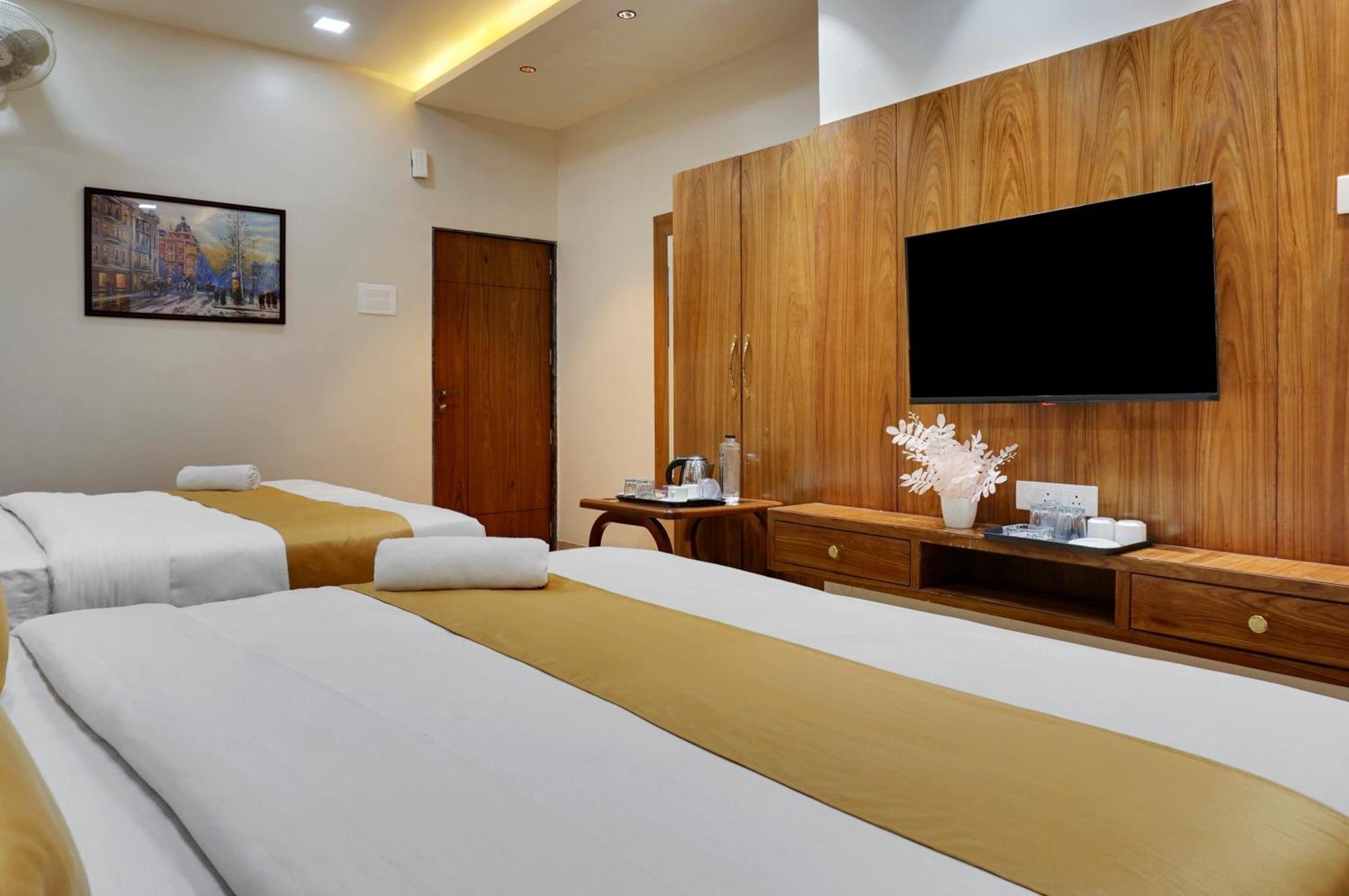 Hotel Sayba Executive プネ エクステリア 写真