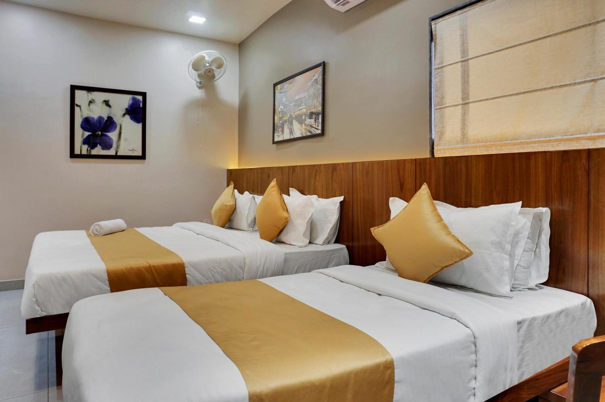 Hotel Sayba Executive プネ エクステリア 写真
