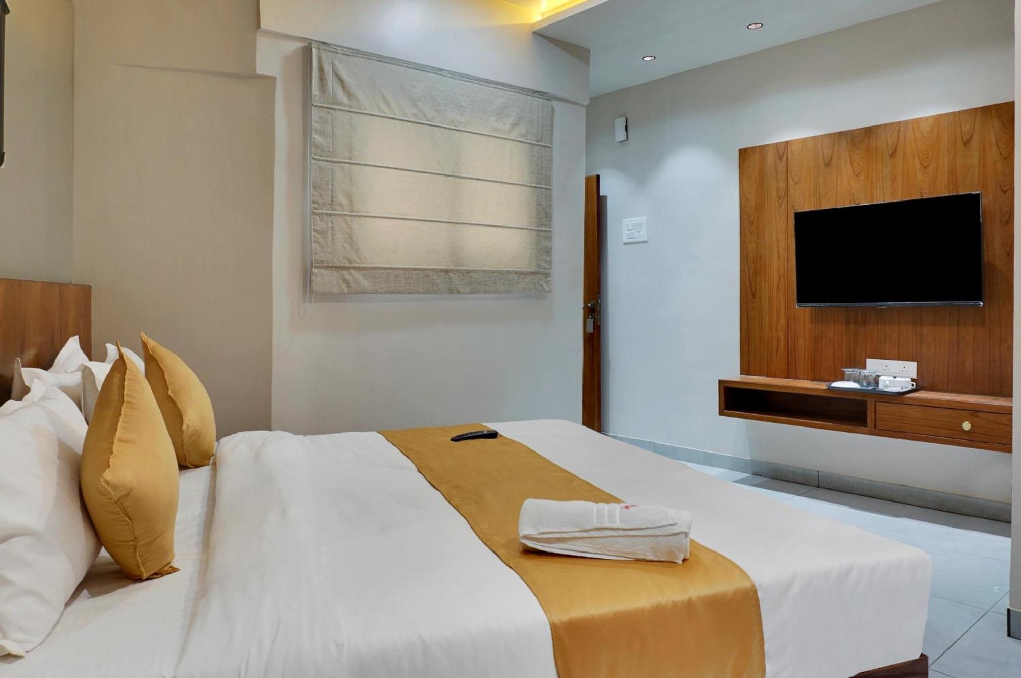 Hotel Sayba Executive プネ エクステリア 写真