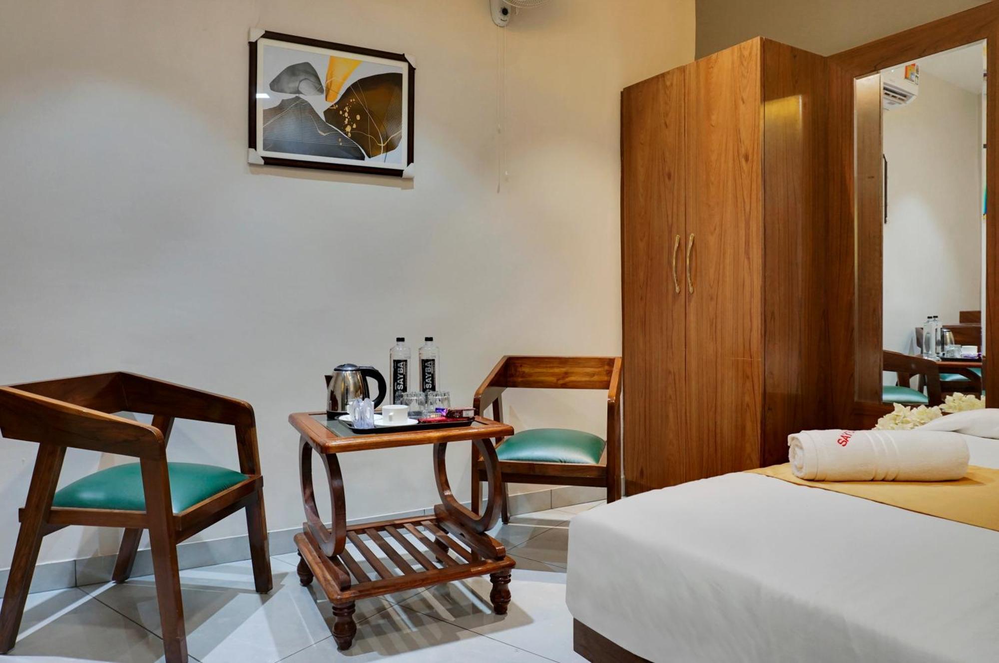 Hotel Sayba Executive プネ エクステリア 写真