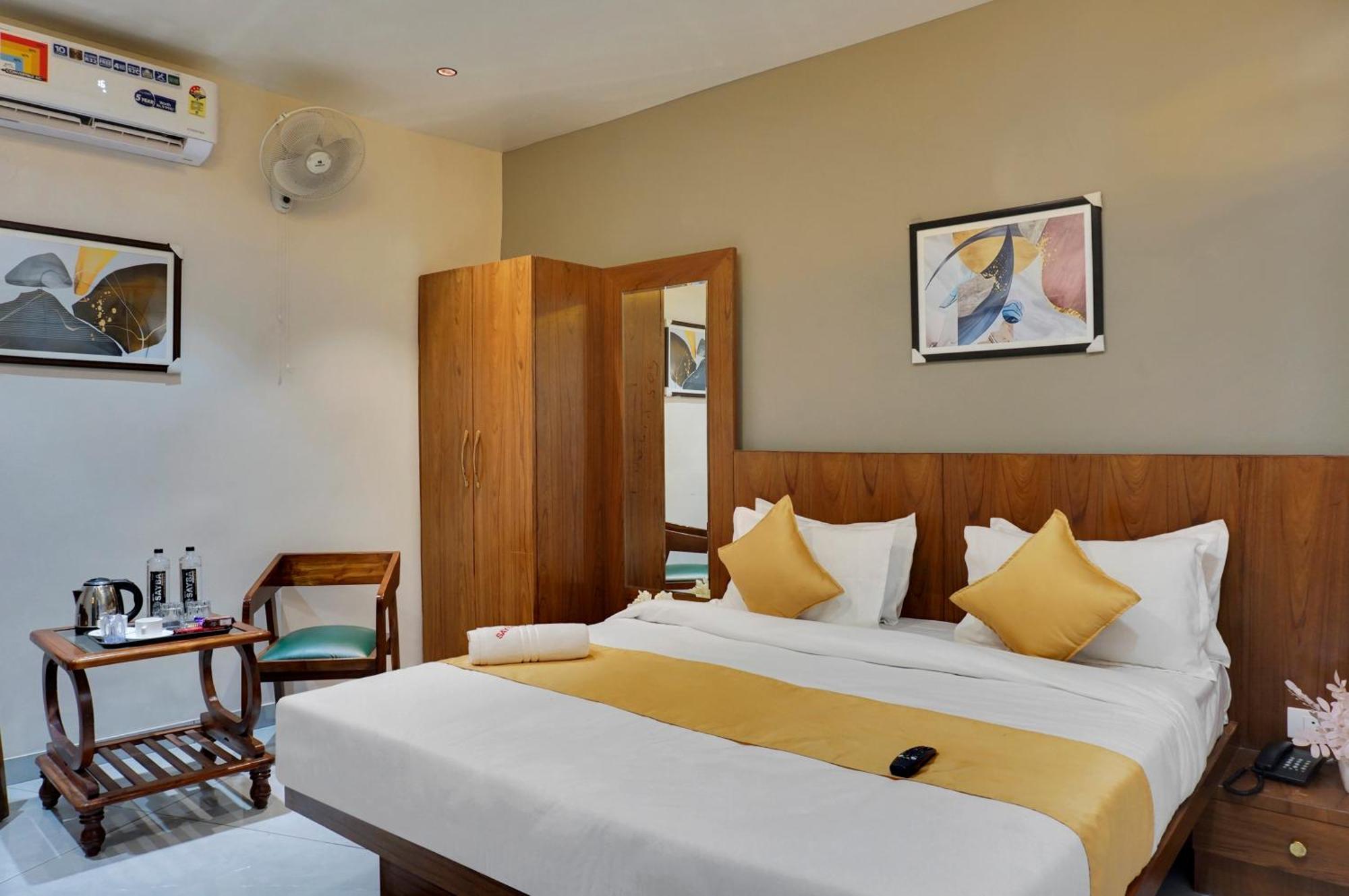 Hotel Sayba Executive プネ エクステリア 写真